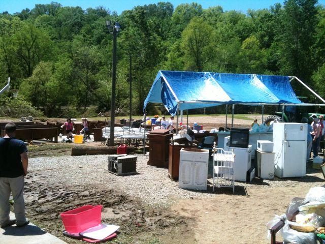 As work continues all round, some of our crew are gathering under the tent for special lunch plans on Tuesday.